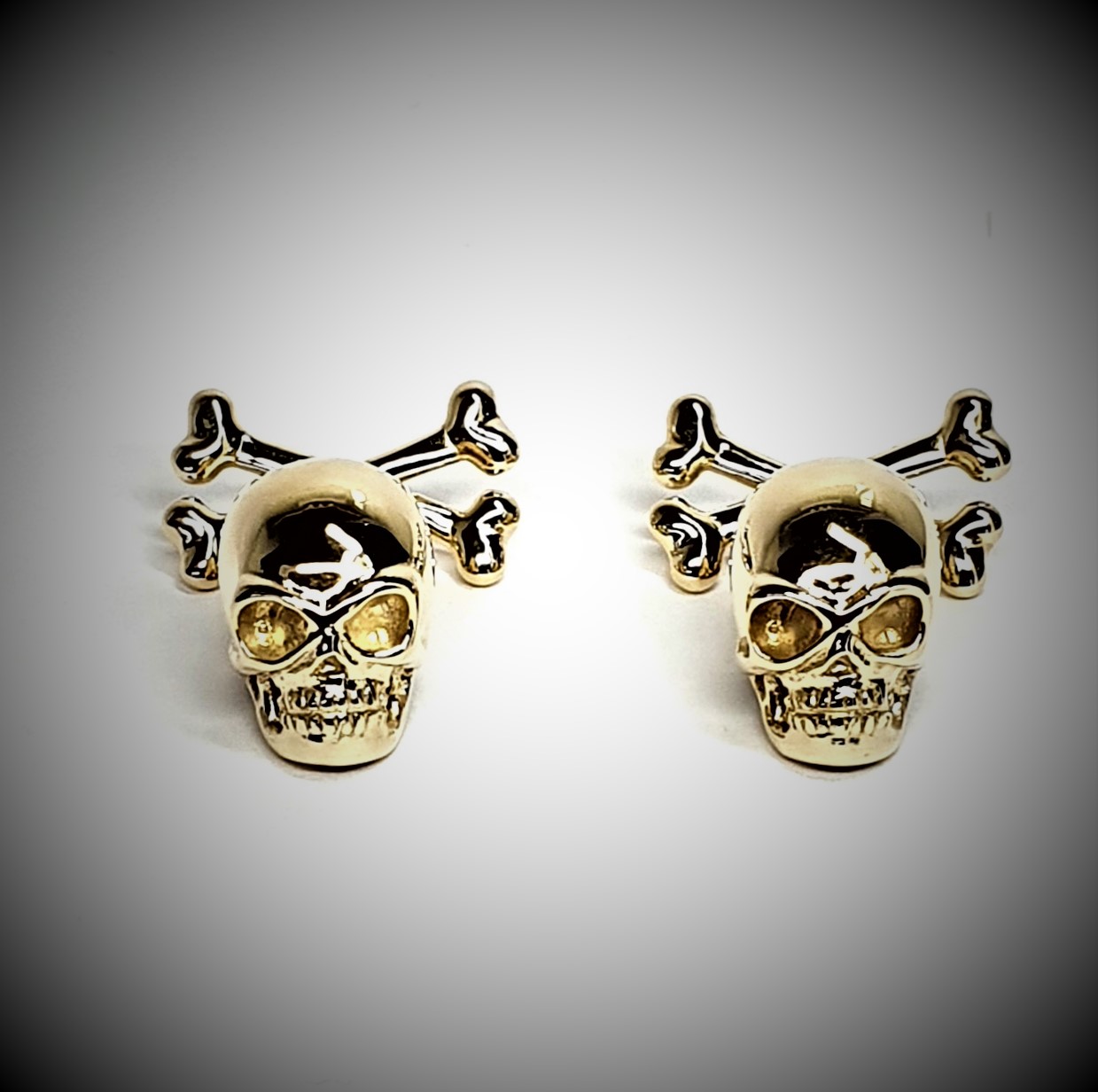 Gold-Skull-&-bones-Cufflinks-CCKN00022