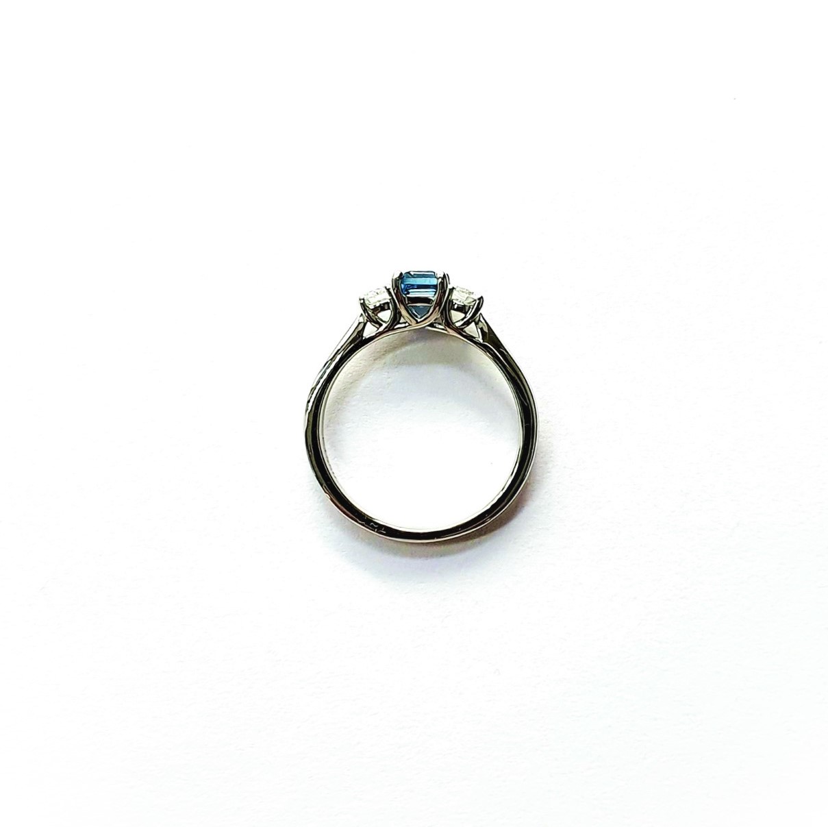 Platinum-&-Aquamarine-Ring-RPT00174