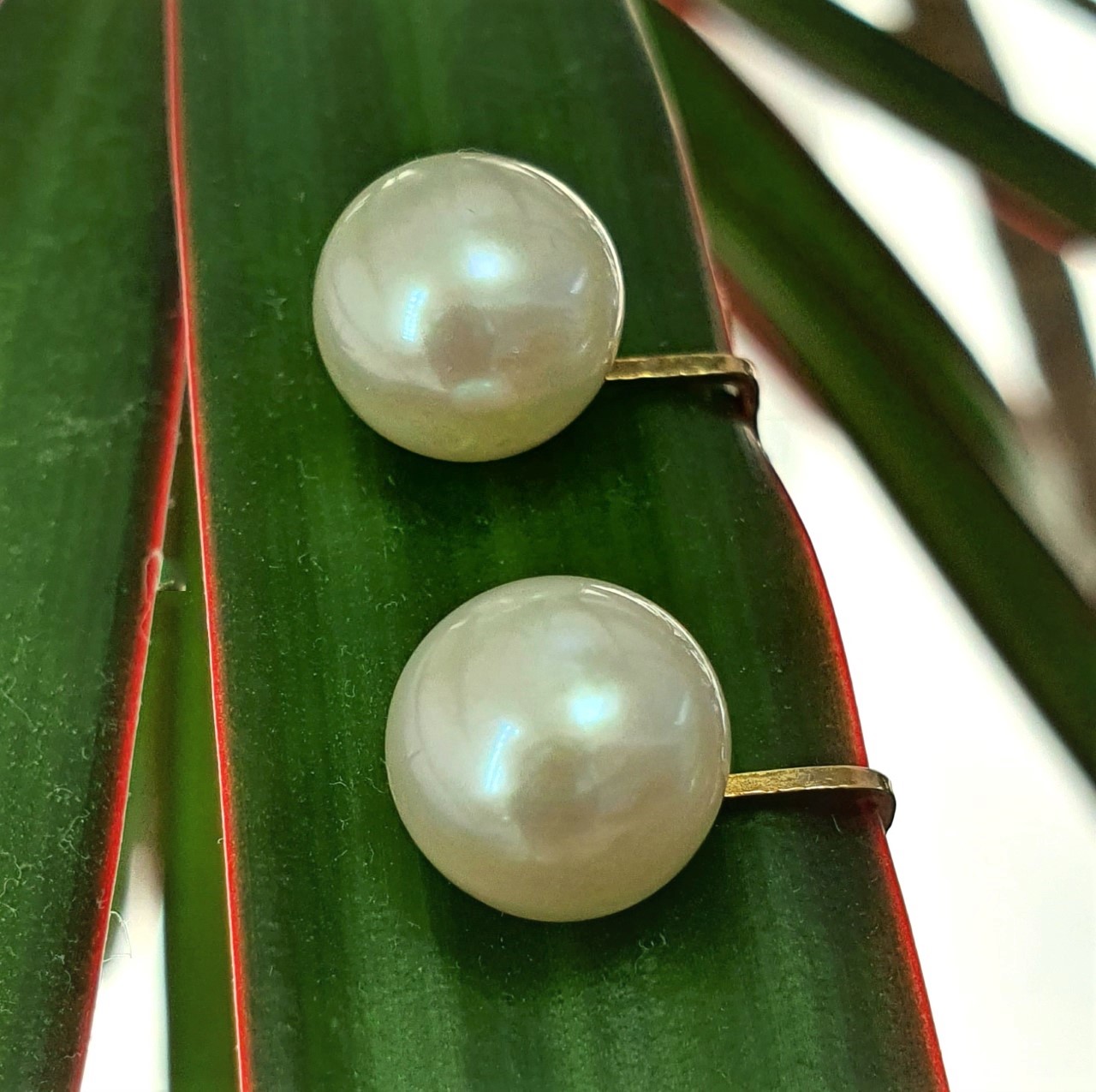 Gold-Clip-On-Pearl-Earrings-CE00001