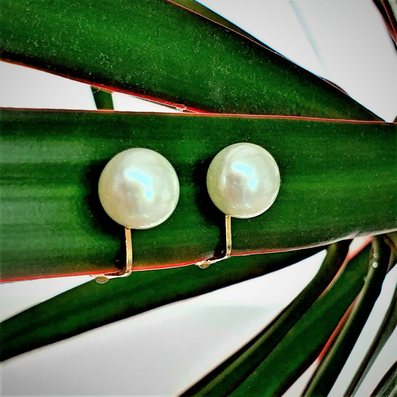 Gold-Clip-On-Pearl-Earrings-CE00001