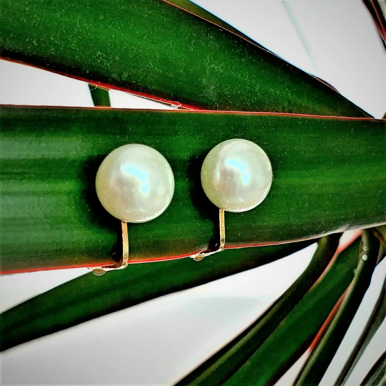 Gold-Clip-On-Pearl-Earrings-CE00001