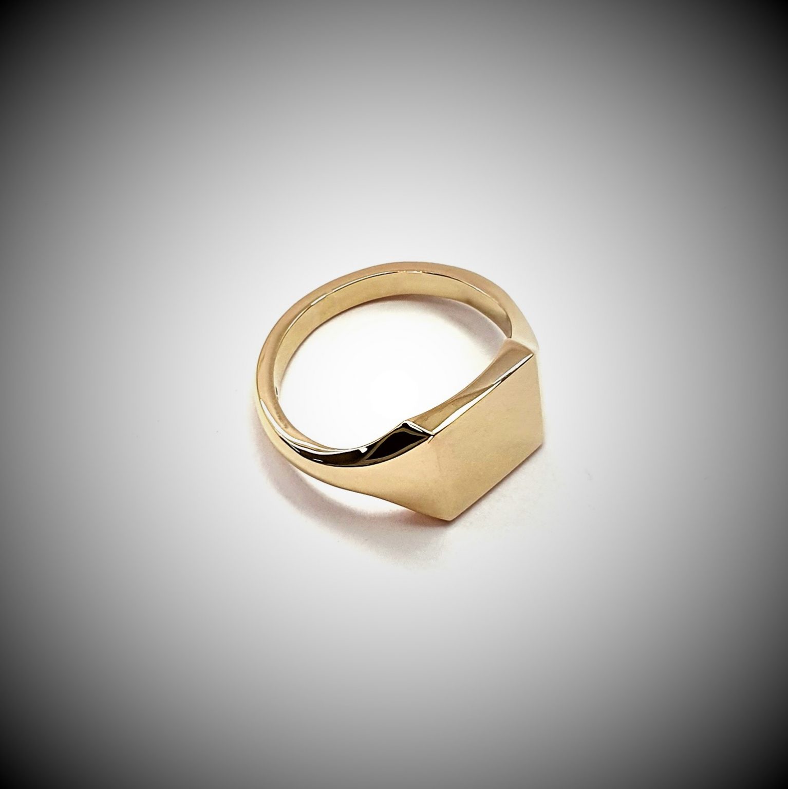 Square-Gold-Signet-Ring-RG00047
