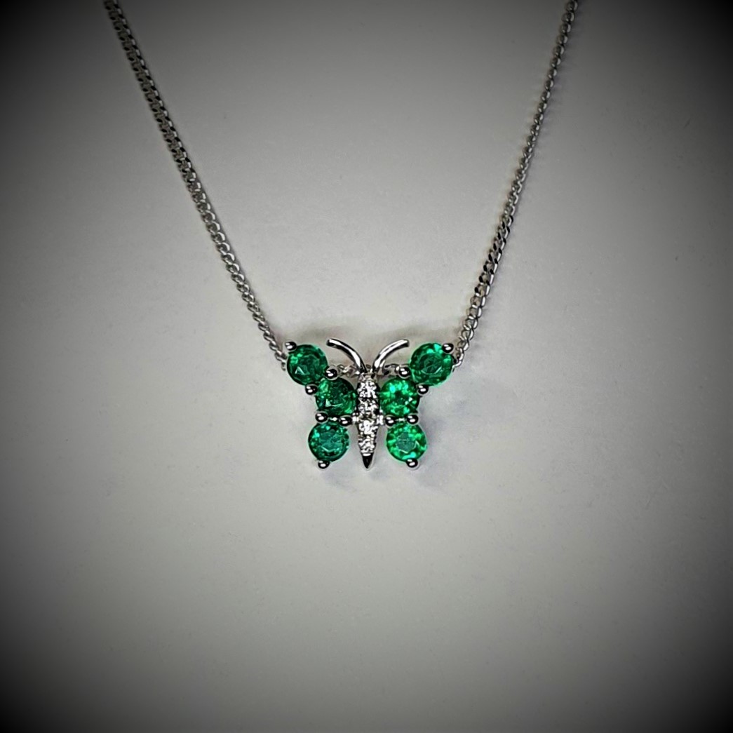 Emerald-&-Diamond-Butterfly-Pendant-Necklace-PCA00417