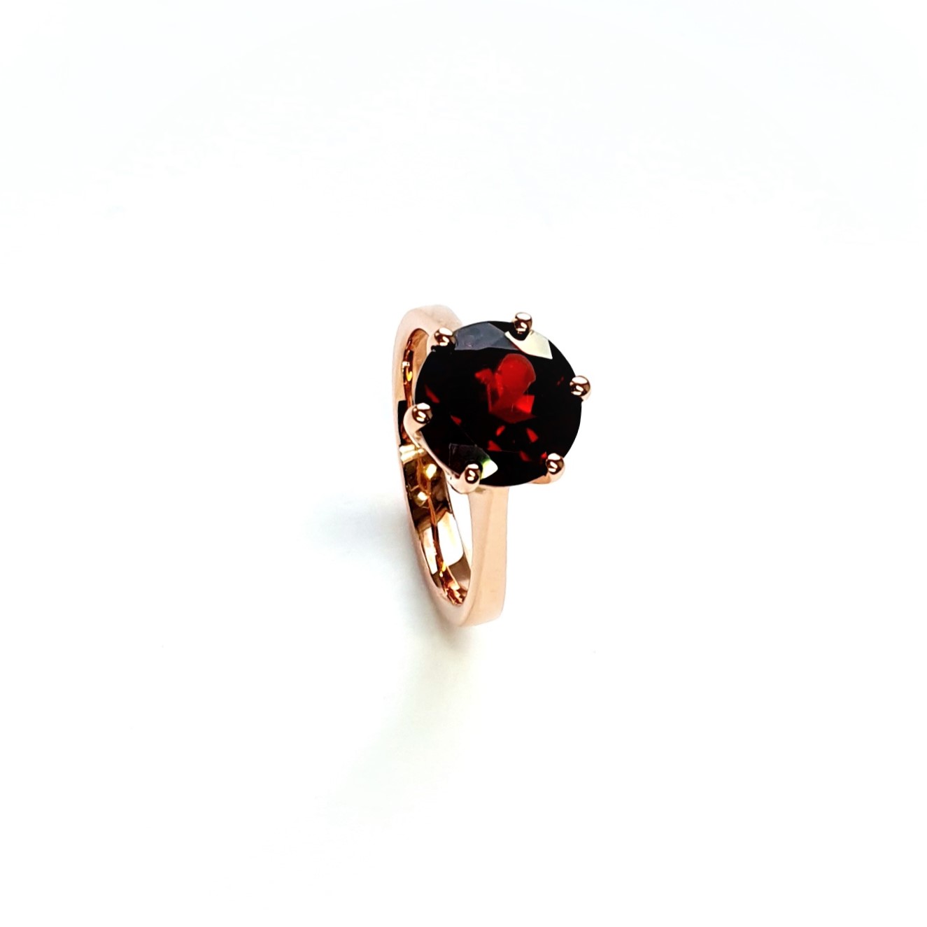 9ct-Rose-Gold-Mozambique-Garnet-Ring-R0126