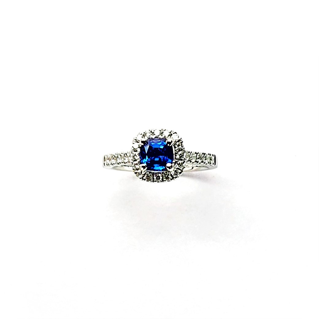 Cushion-Shape-Sapphire-&-Diamond-Platinum-Cluster-Ring-RPT0177