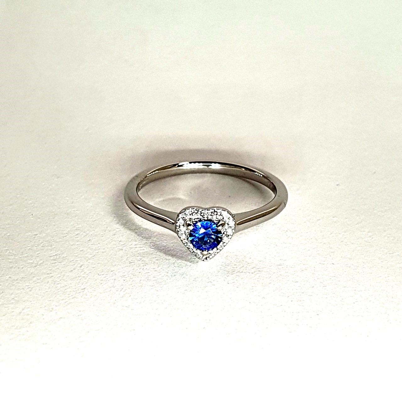 18ct-White-Gold-Sapphire-&-Diamond-Heart-Ring-RA0671