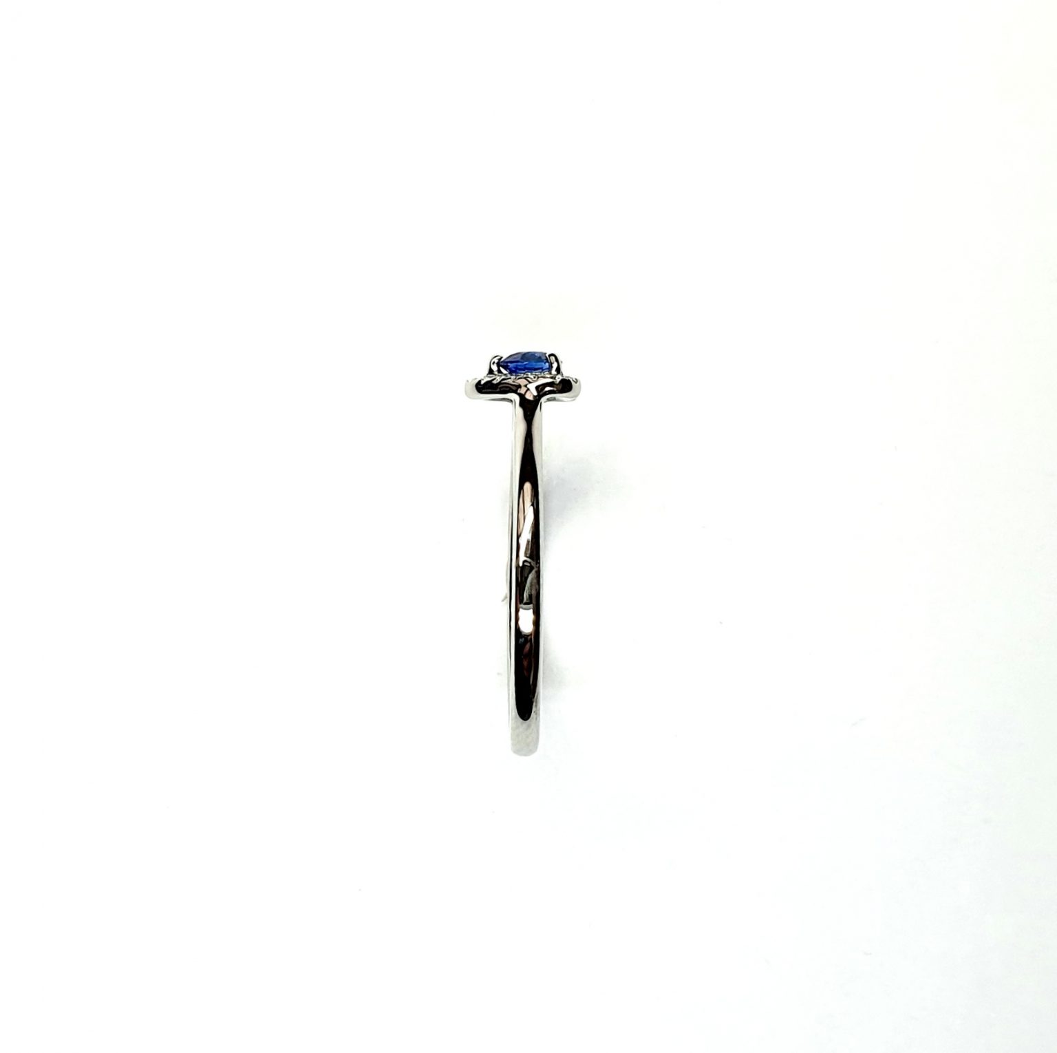 18ct-White-Gold-Sapphire-&-Diamond-Heart-Ring-RA0671