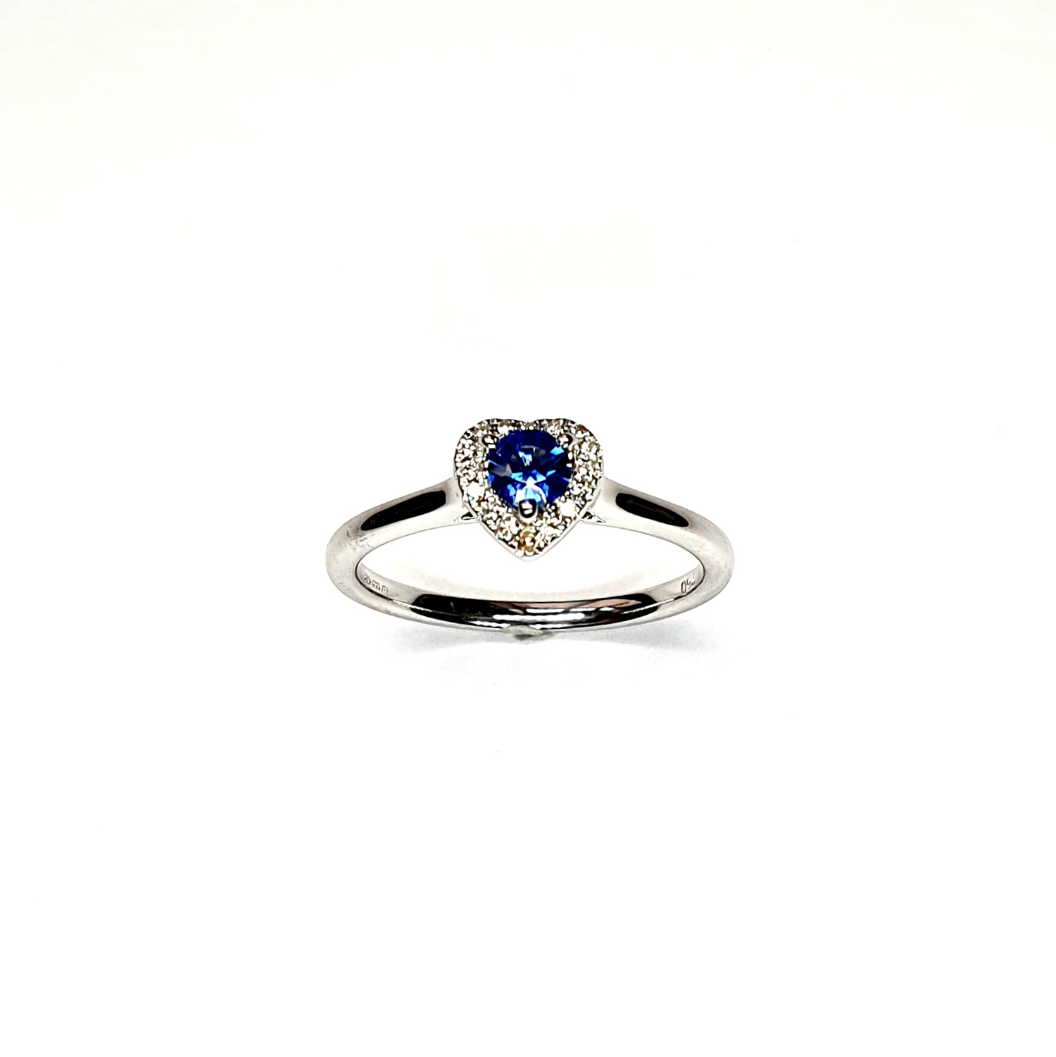 18ct-White-Gold-Sapphire-&-Diamond-Heart-Ring-RA0671