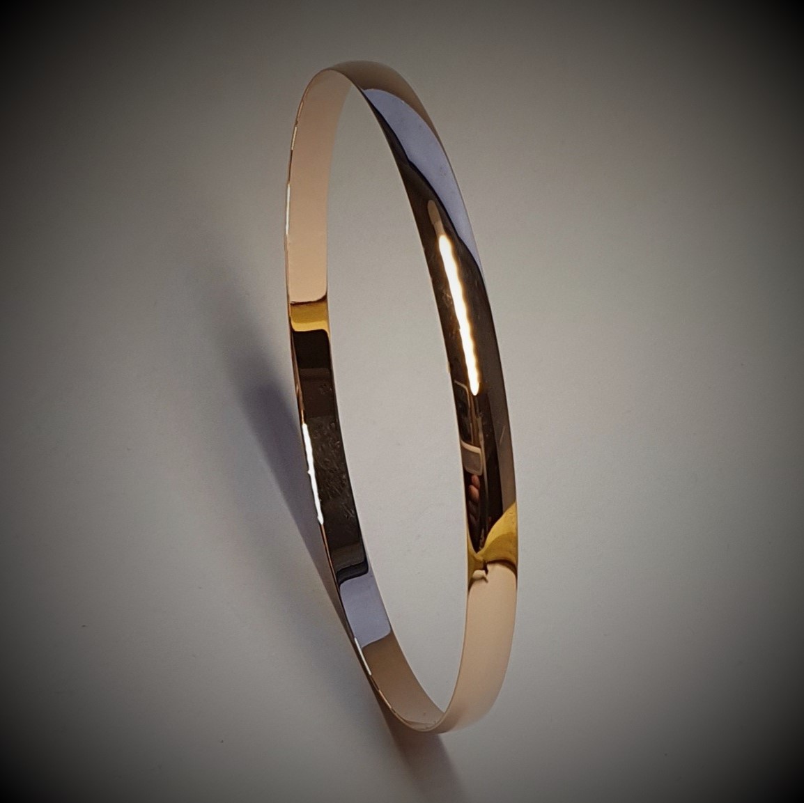 5mm-9ct-Rose-Gold-Plain-D-Shape-Bangle-B0048