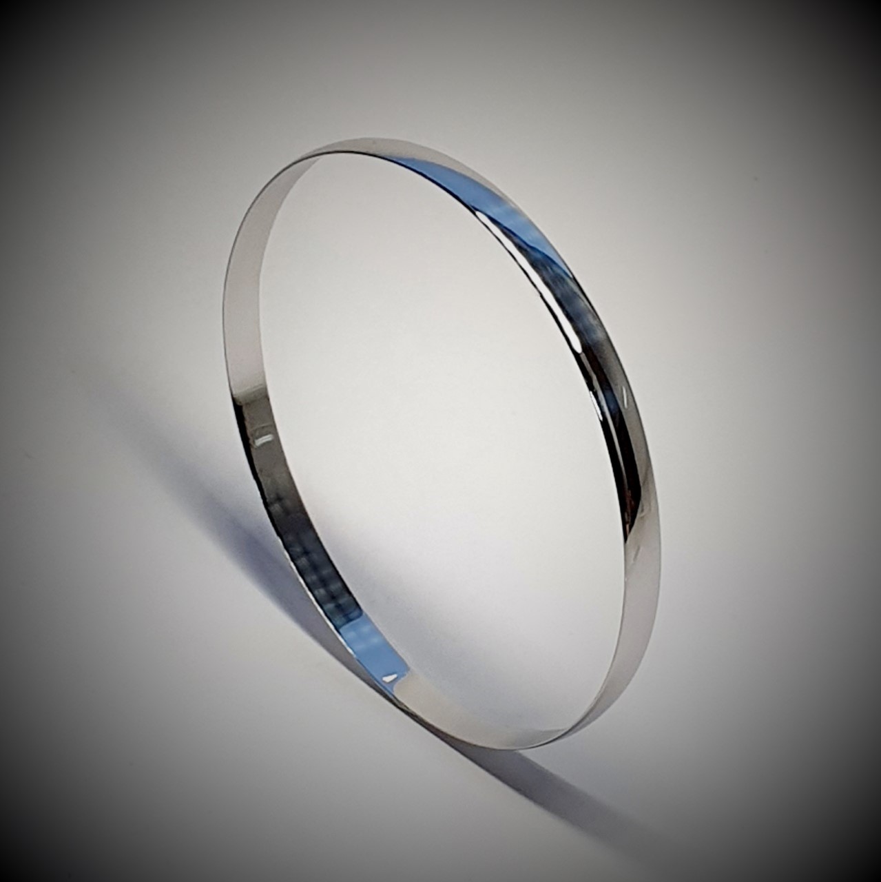 5mm-9ct-White-Gold-Stacking-Bangle-B00049