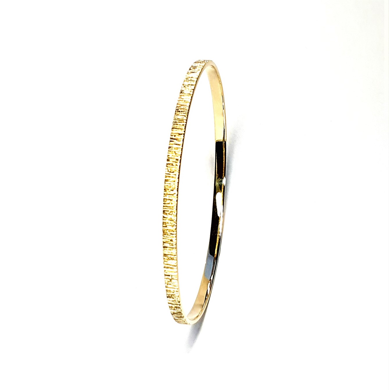 9ct-Gold-Bangle-With-a-Tree-Bark-Pattern-B0050