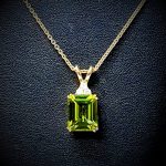 18ct-Gold-Peridot-Pendant-&-Chain-Necklace