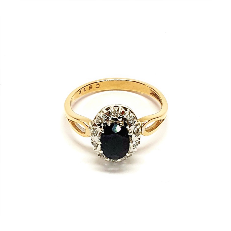 9ct-Gold-Oval-Sapphire-&-Diamond-Ring-RQ00134