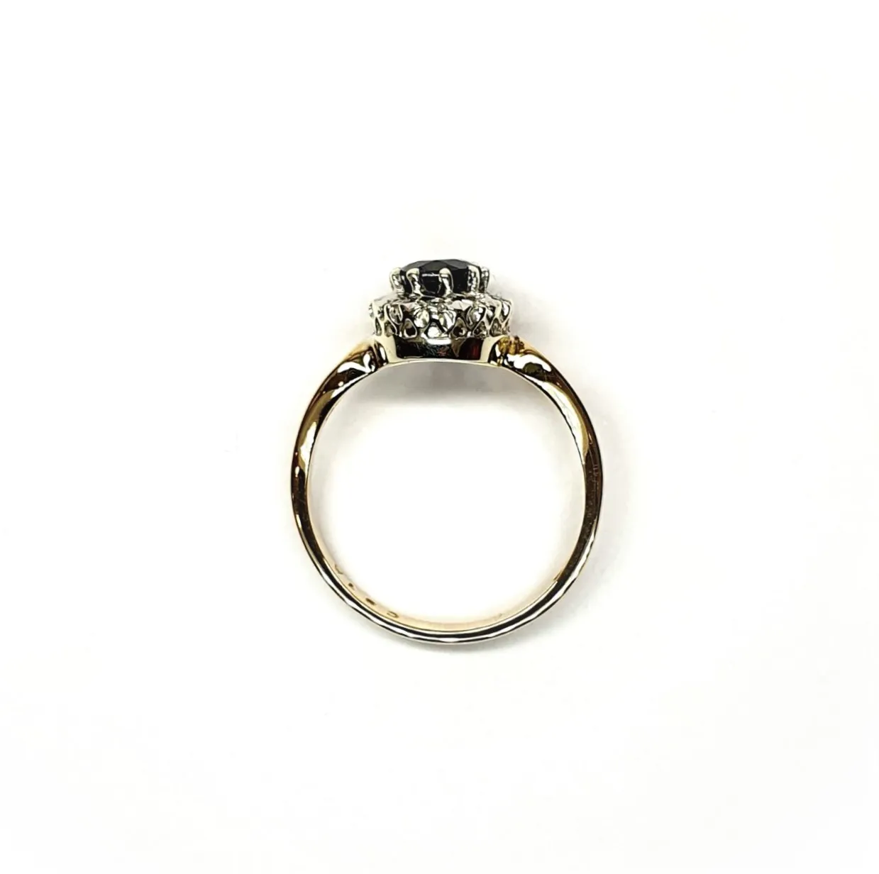 9ct-Gold-Oval-Sapphire-&-Diamond-Ring-RQ00134