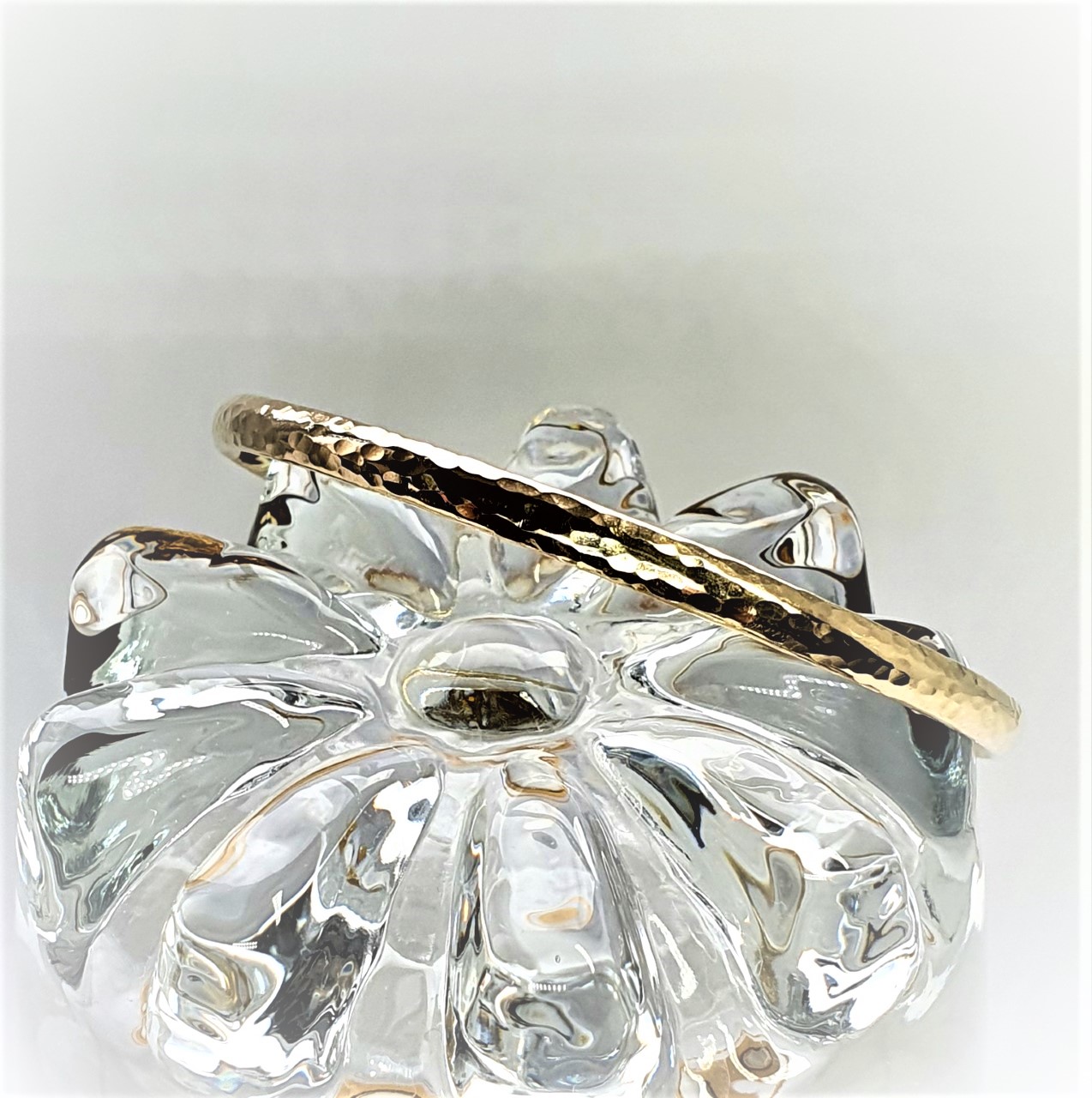 Heavy-Hammered-9ct-Gold-Comfort-Court-Shape-Slave-Bangle-B00054