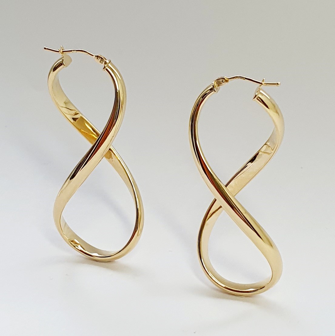 9ct-Gold-Figure-Of-Eight-Infinity-Hoop-Earrings-EL00155