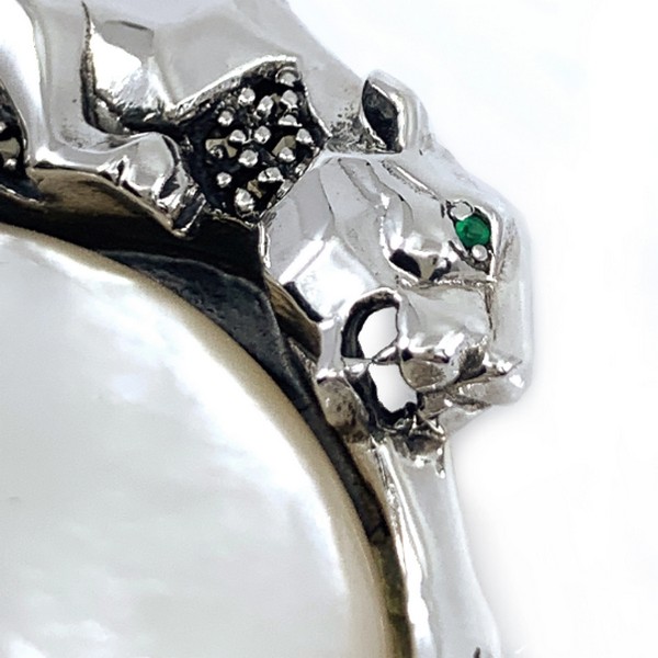 Sterling-Silver-Mother-of-Pearl-Marcasite-&-Emerald-Eye-Panther-Leopard-Brooch-BRS00092