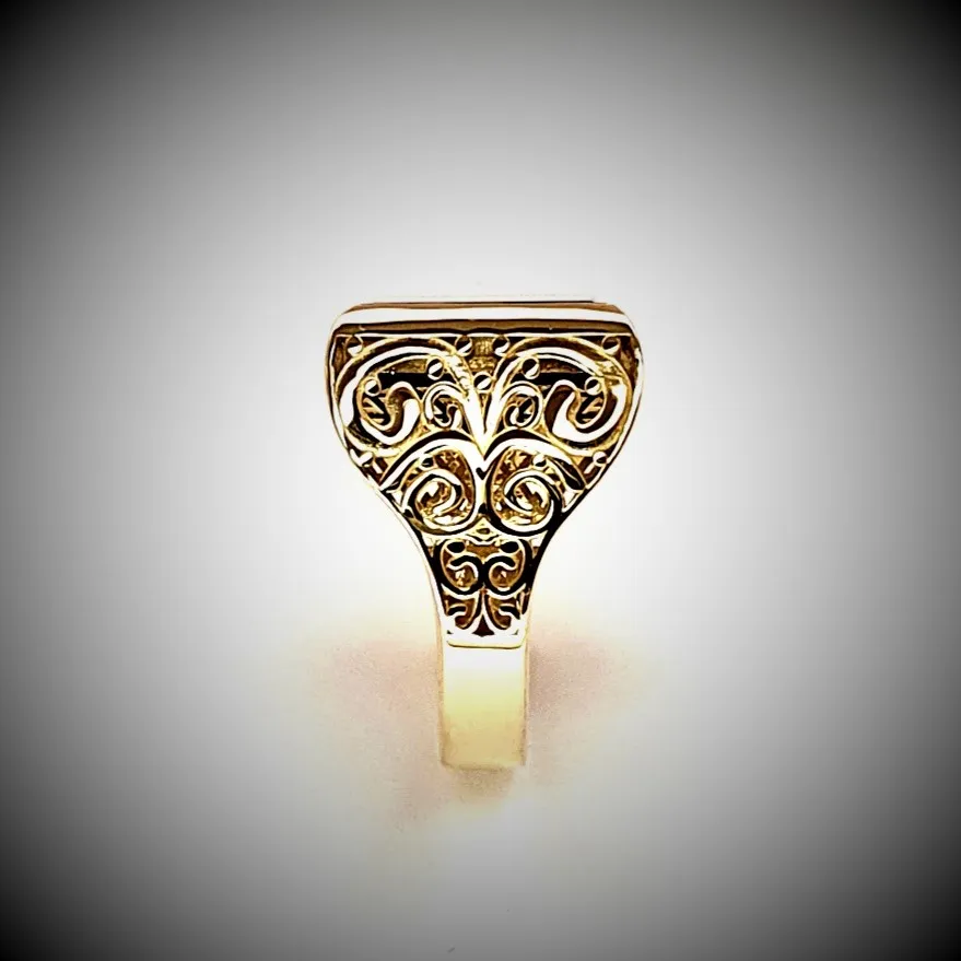 9ct-Gold-Rectangular-Black-Onyx-Signet-Ring-RG00050