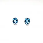 9ct-White-Gold-8mm-x-6mm-Oval-Blue-Topaz-Stud-Earrings-ES00318