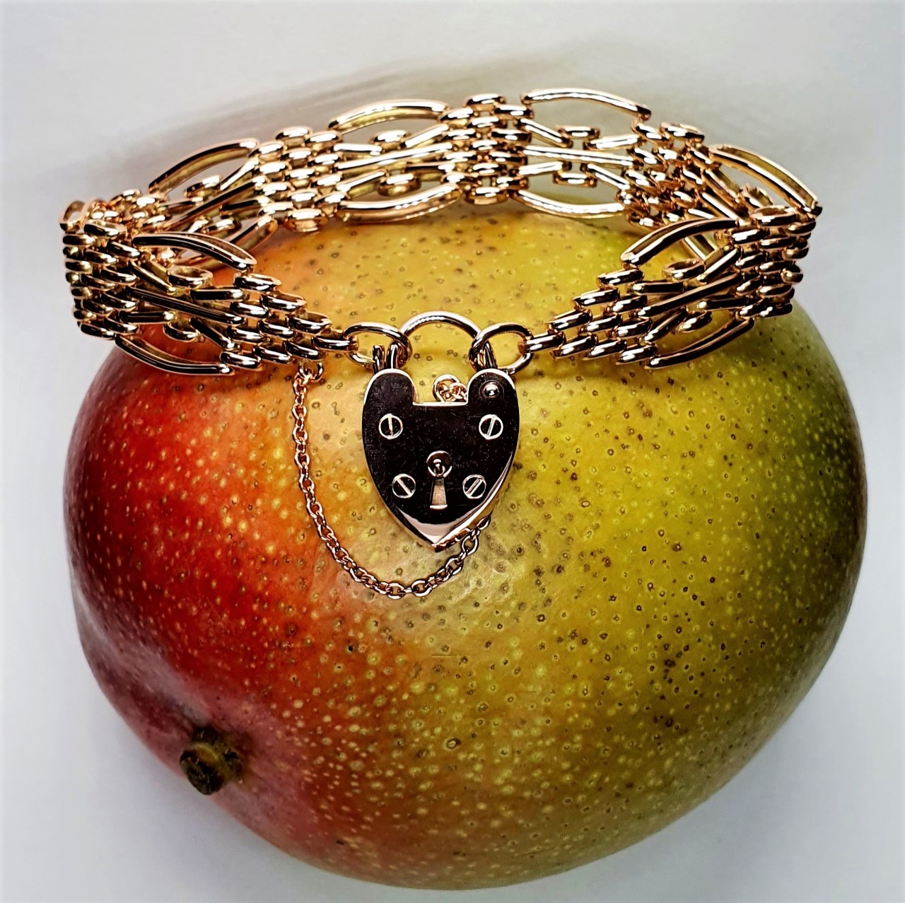 Fancy-Vintage-Rose-Gold-Gate-Bracelet-With-Padlock-Clasp-BLQ00020