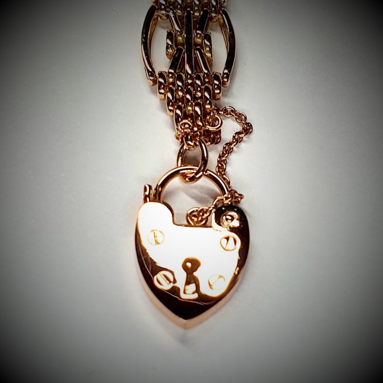 Fancy-Vintage-Rose-Gold-Gate-Bracelet-With-Padlock-Clasp-BLQ00020