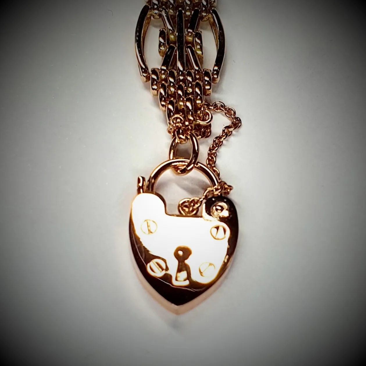 Fancy-Vintage-Rose-Gold-Gate-Bracelet-With-Padlock-Clasp-BLQ00020