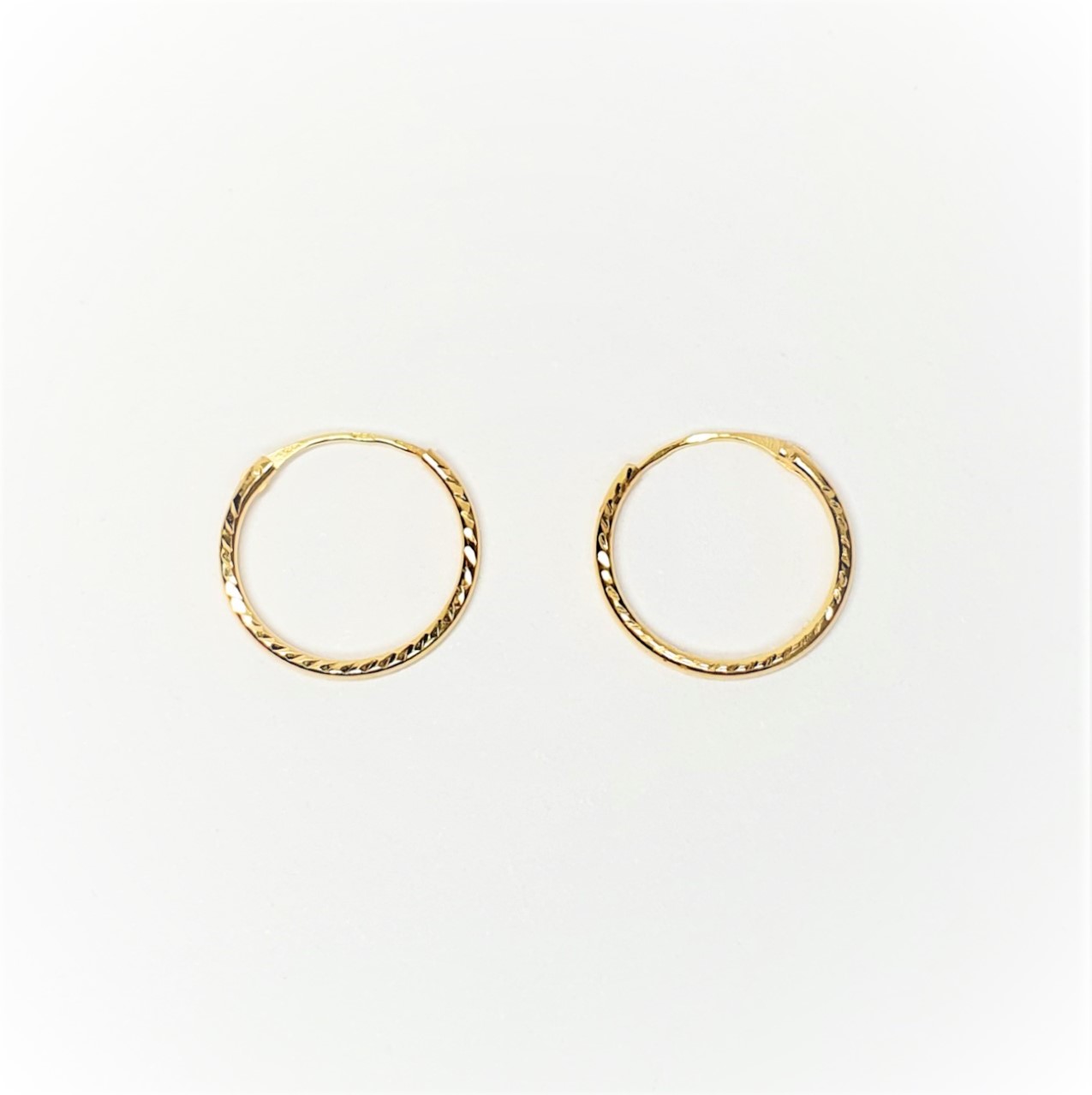 18ct-Yellow-Gold-15mm-Diamond-Cut-Sleeper-Earrings-EL00156