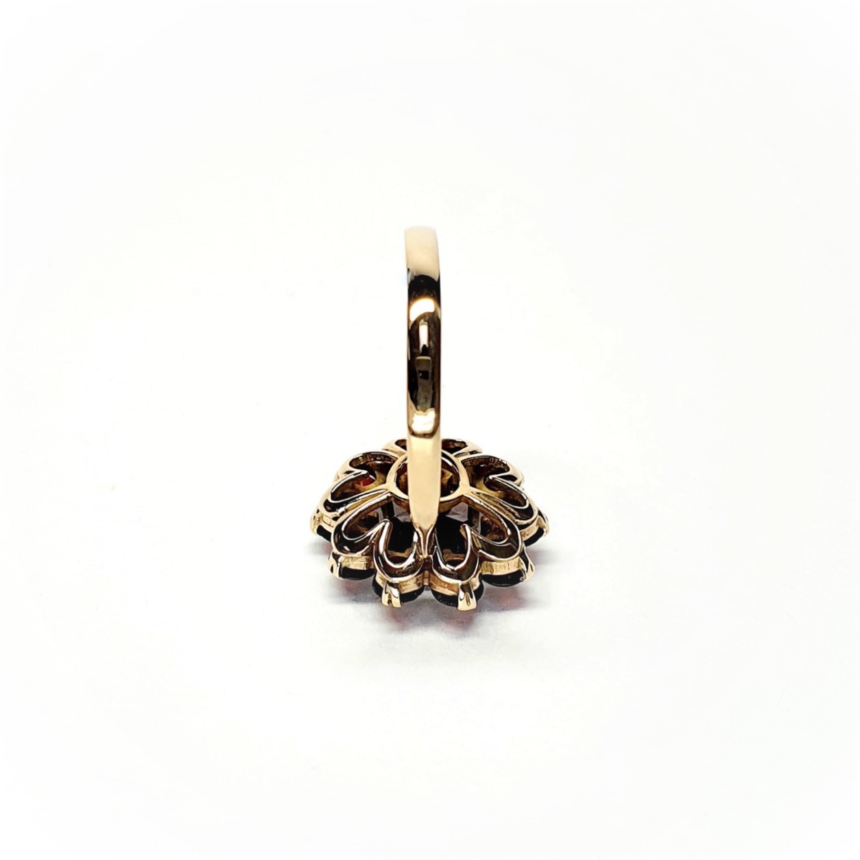 Vintage-Round-Garnet-Cluster-9ct-Gold-Ring-RQ00135