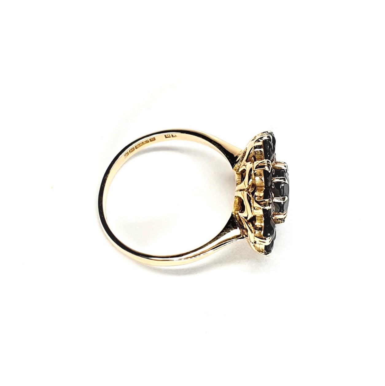 Vintage-Round-Garnet-Cluster-9ct-Gold-Ring-RQ00135