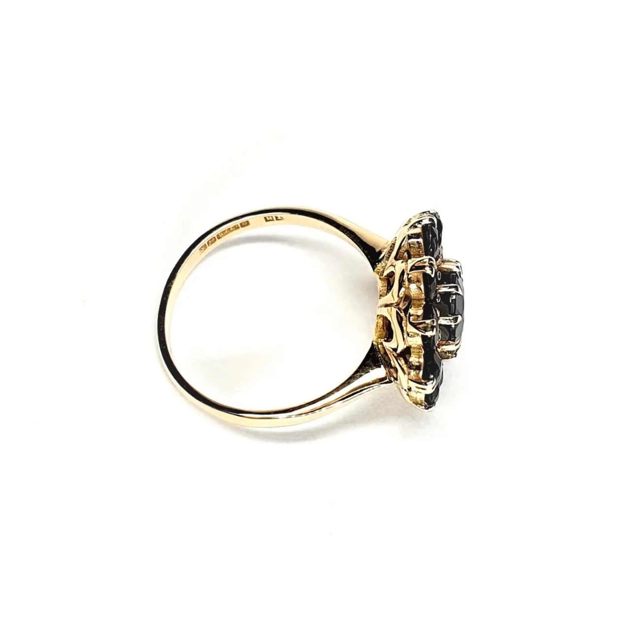 Vintage-Round-Garnet-Cluster-9ct-Gold-Ring-RQ00135