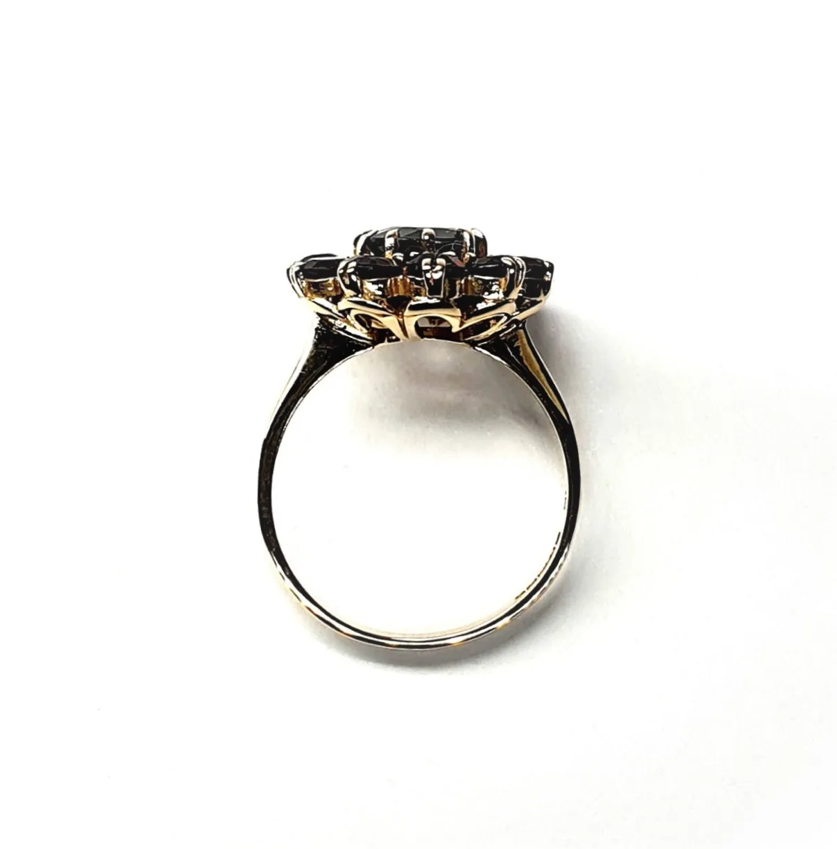 Vintage-Round-Garnet-Cluster-9ct-Gold-Ring-RQ00135