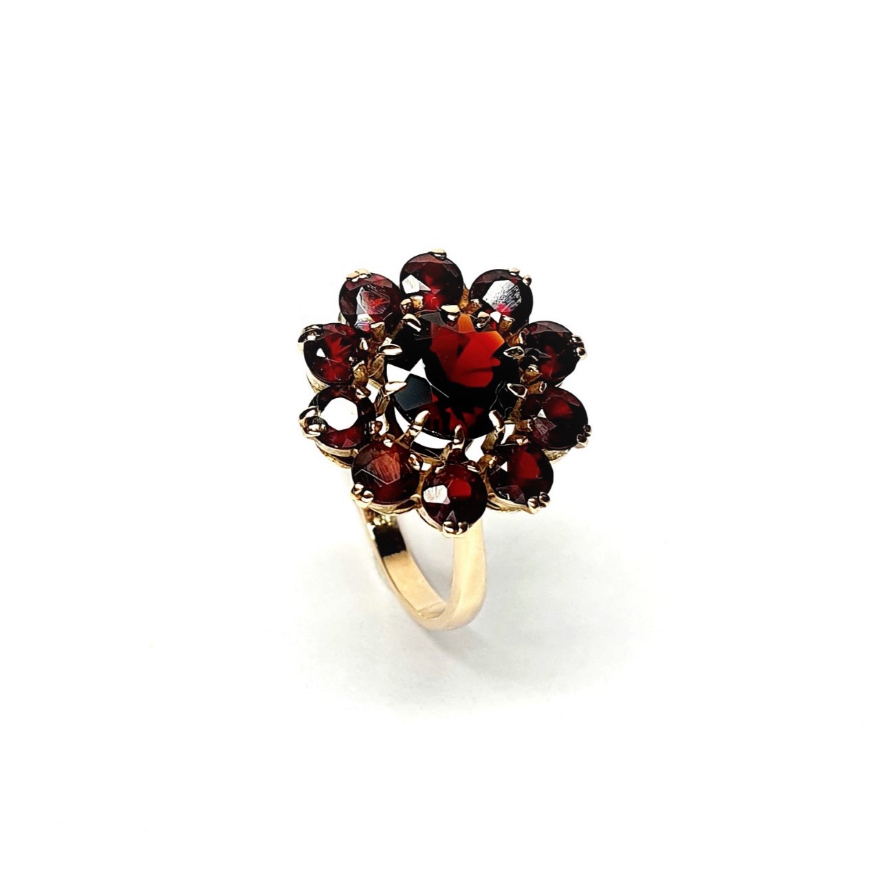 Vintage-Round-Garnet-Cluster-9ct-Gold-Ring-RQ00135