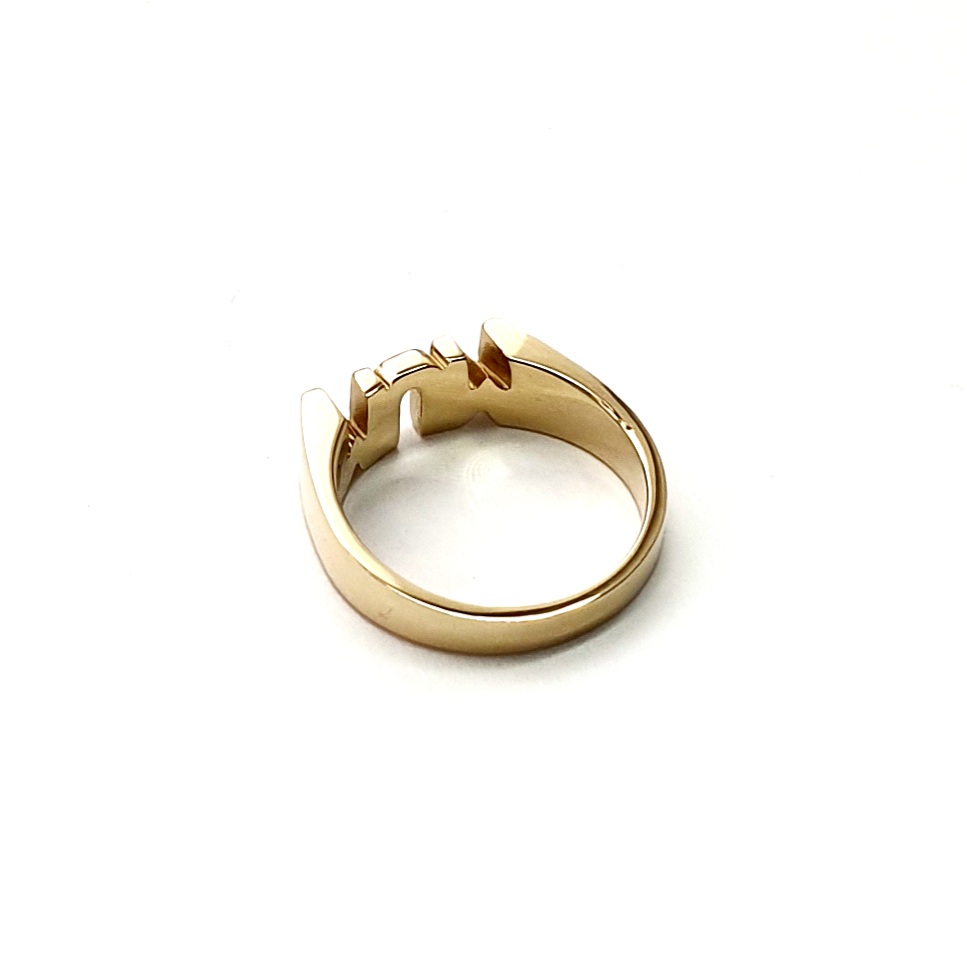 "Solid 9ct Gold Mum Ring - Highly polished, London workshop-crafted tribute to motherhood, customizable with optional hand engraving."
