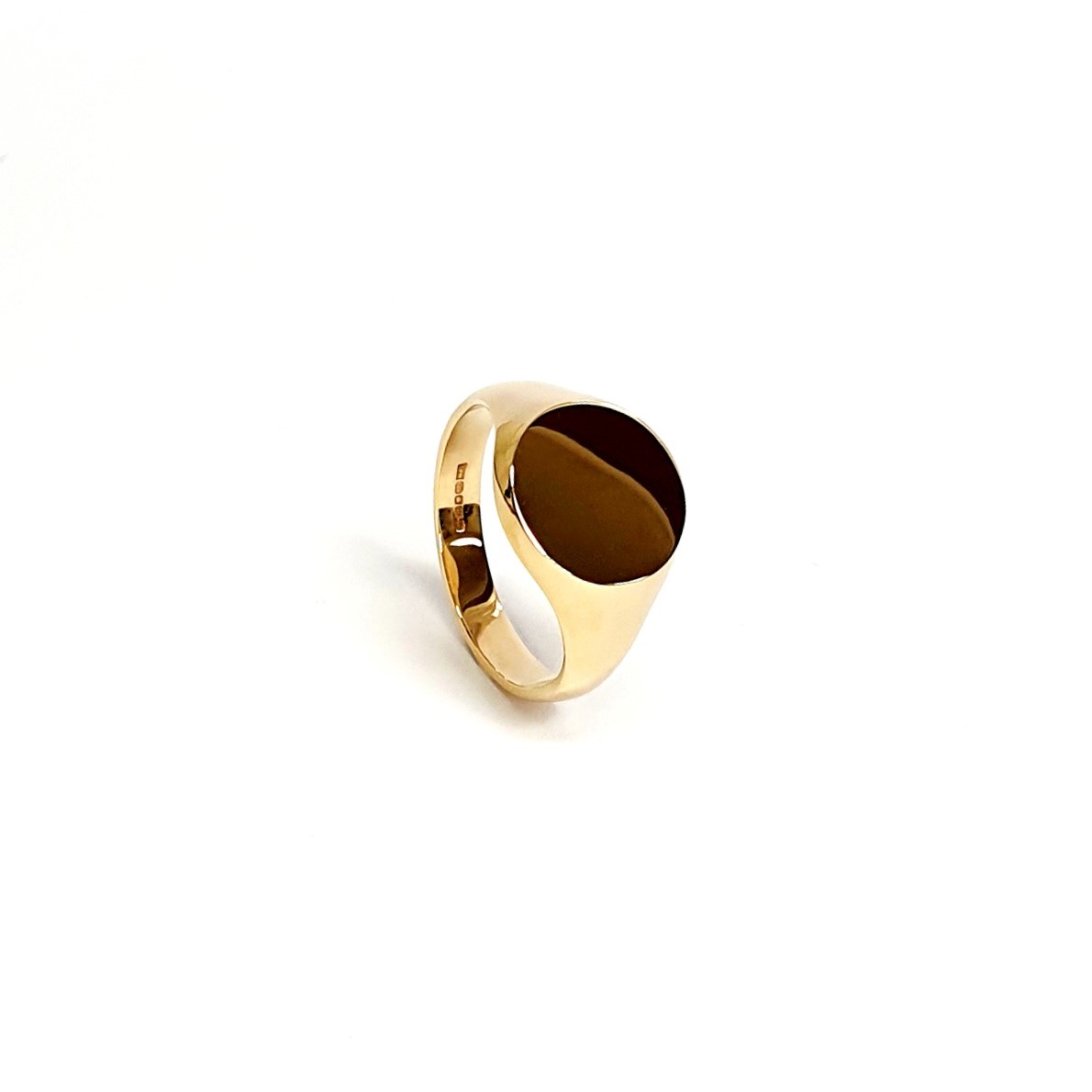 Crafted by hand in solid 9ct yellow gold, a classic premium 13mm x 13mm Round signet ring with a highly polished finish for tradition & style