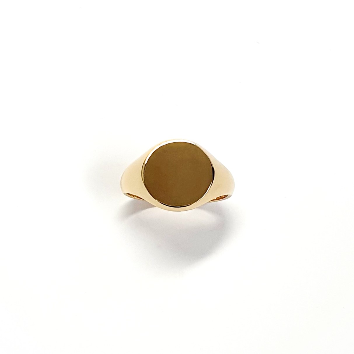 Crafted by hand in solid 9ct yellow gold, a classic premium 13mm x 13mm Round signet ring with a highly polished finish for tradition & style