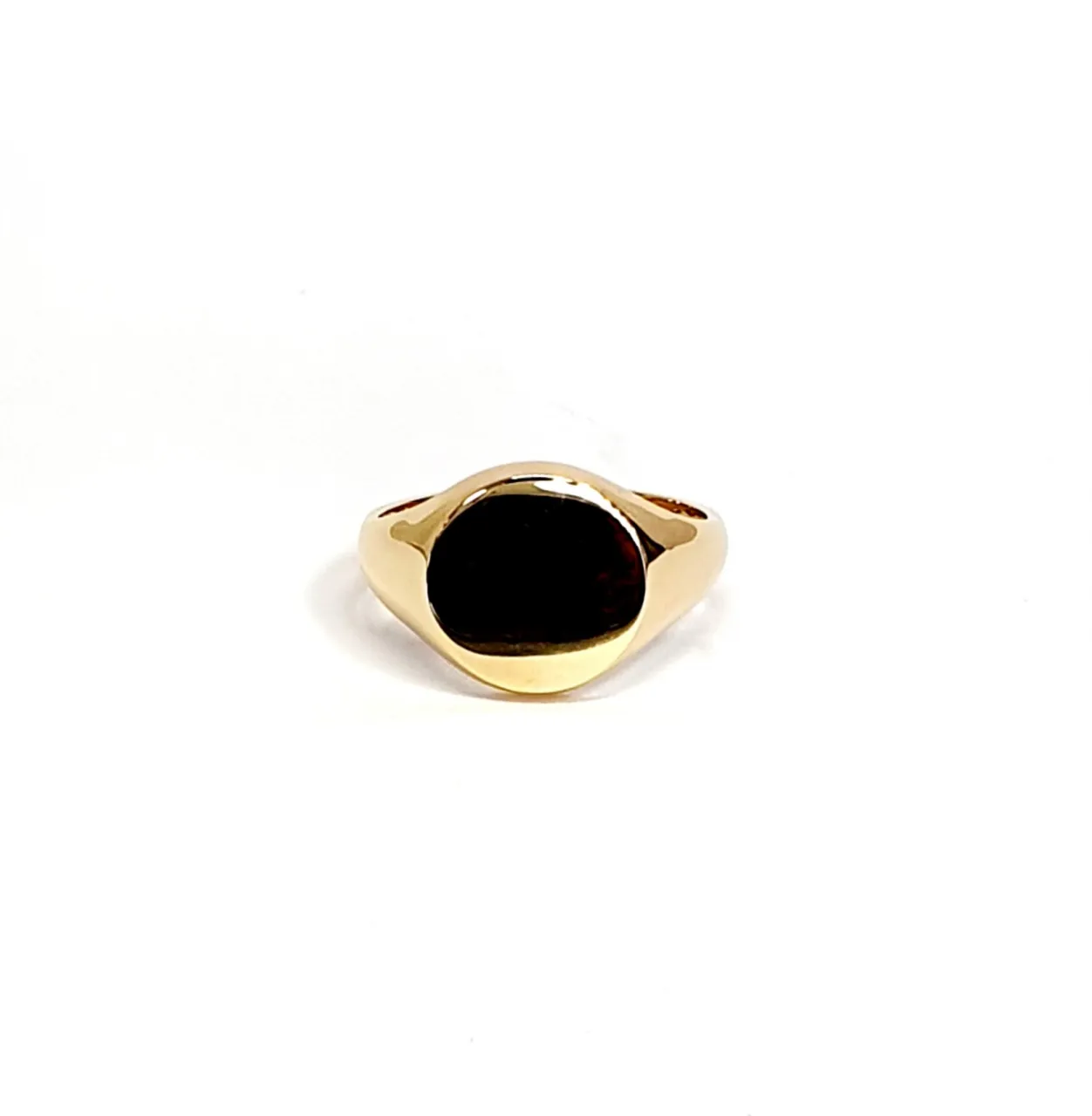 Crafted by hand in solid 9ct yellow gold, a classic premium 13mm x 13mm Round signet ring with a highly polished finish for tradition & style