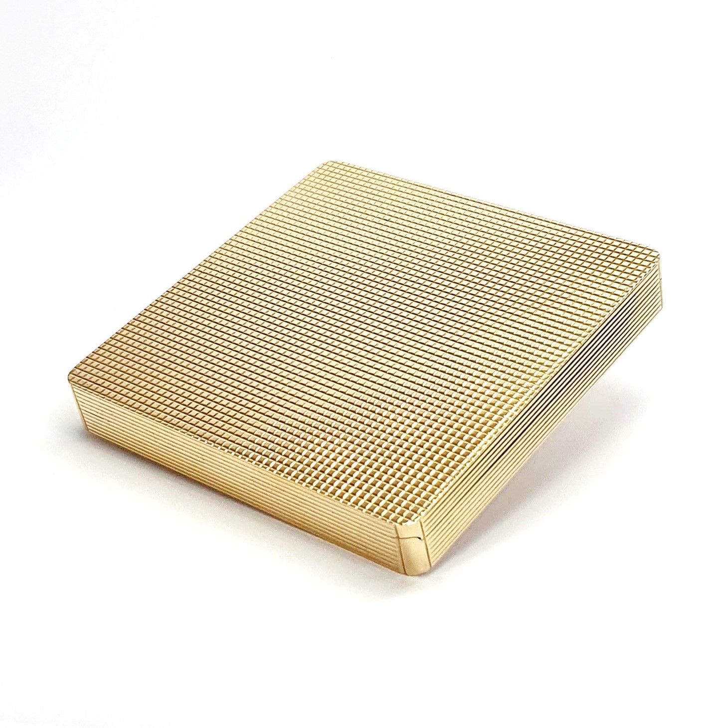 Vintage 9ct Gold Compact Mirror. A handmade solid 9ct gold powder compact Mirror with a stunning engine-turned pattern & rose thumb piece for easy opening.