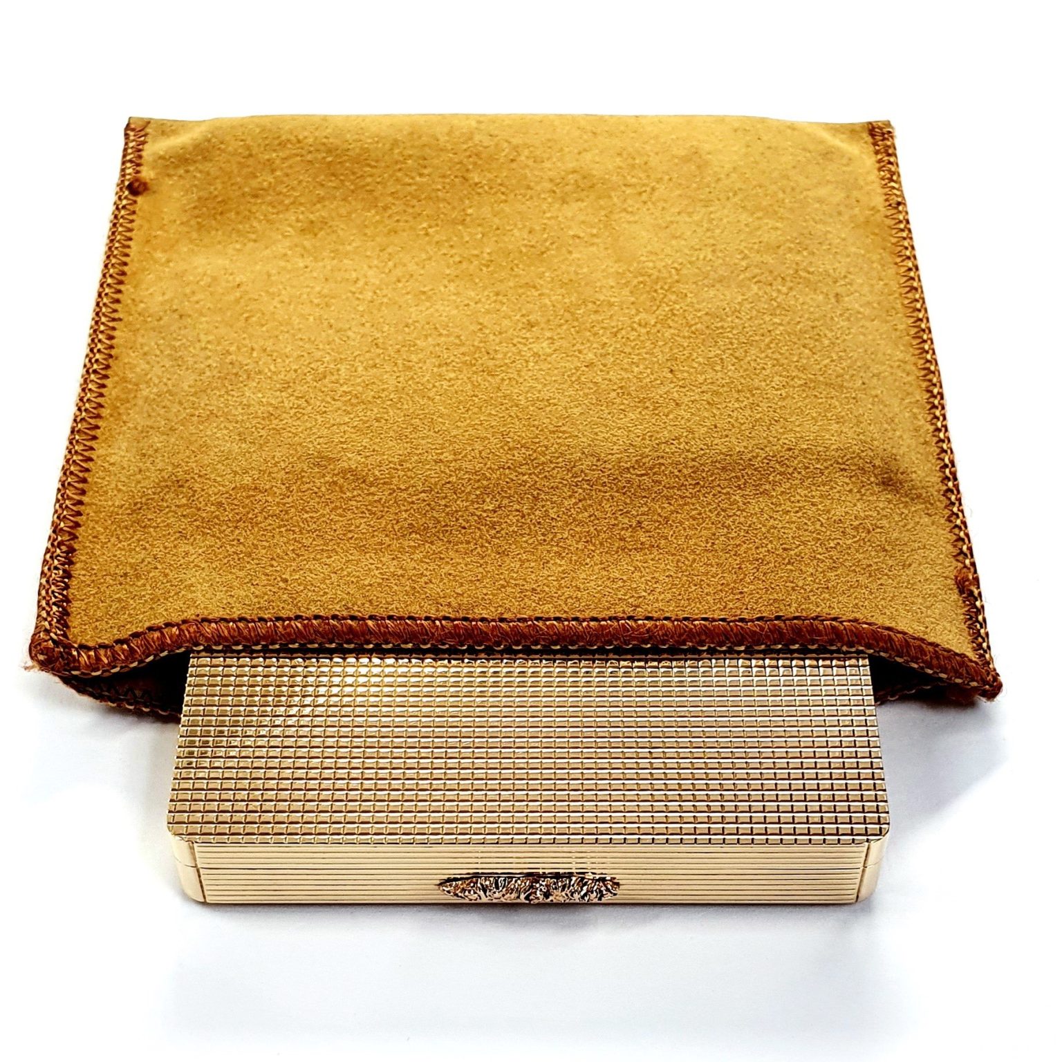 Vintage 9ct Gold Compact Mirror. A handmade solid 9ct gold powder compact Mirror with a stunning engine-turned pattern & rose thumb piece for easy opening.