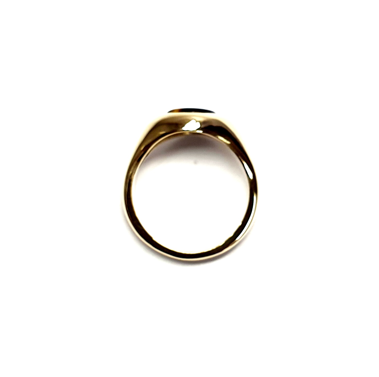 The City of London Jewellers presents the Eyemouth heavy 9ct yellow gold 12mm x 10mm oval Tigers Eye with a slightly curved top rub-over set into a plain polished signet ring, side view.