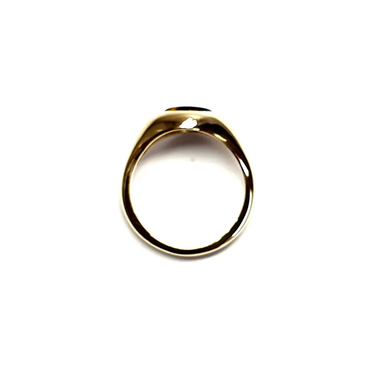 The City of London Jewellers presents the Eyemouth heavy 9ct yellow gold 12mm x 10mm oval Tigers Eye with a slightly curved top rub-over set into a plain polished signet ring, side view.