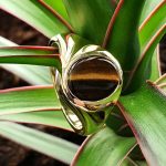 Heavy 9ct yellow gold 12mm x 10mm oval Tigers Eye signet ring