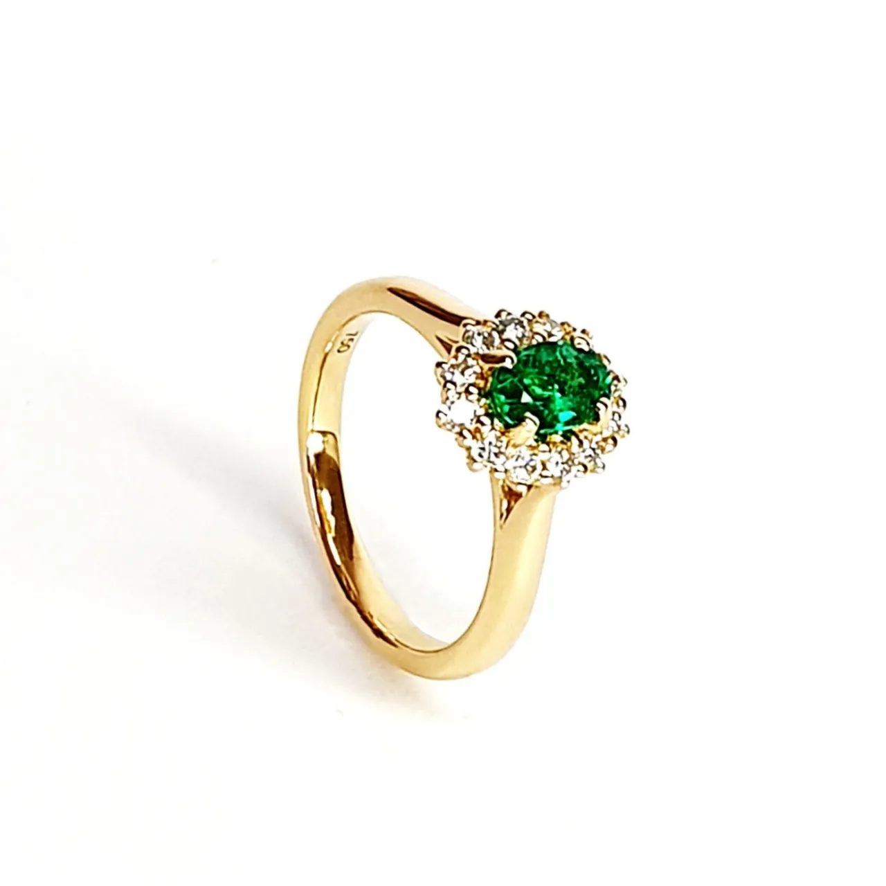 The Highgate 18ct Yellow Gold Oval Emerald and Diamond Cluster Ring RA00695.
