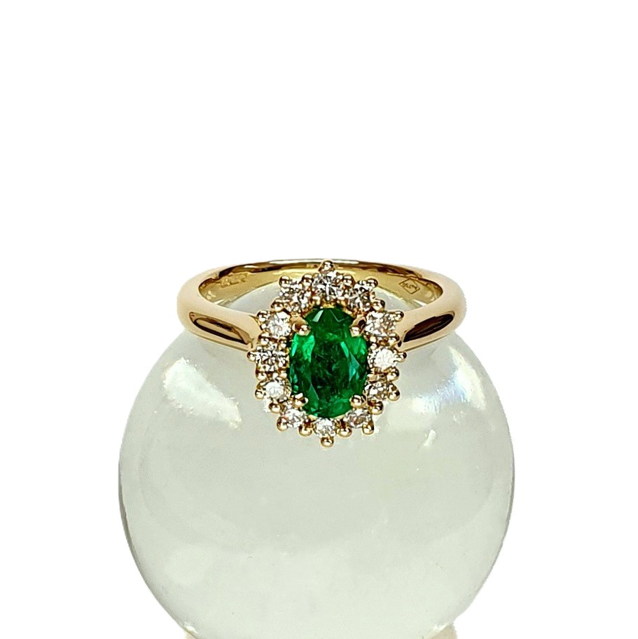 The Highgate 18ct Yellow Gold Oval Emerald and Diamond Cluster Ring RA00695.