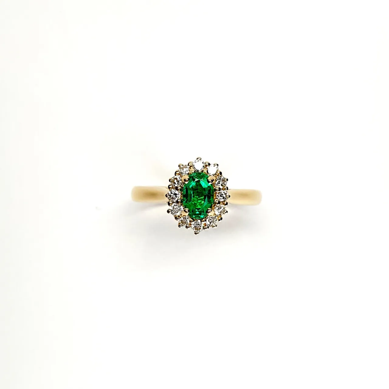 The Highgate 18ct Yellow Gold Oval Emerald and Diamond Cluster Ring RA00695.
