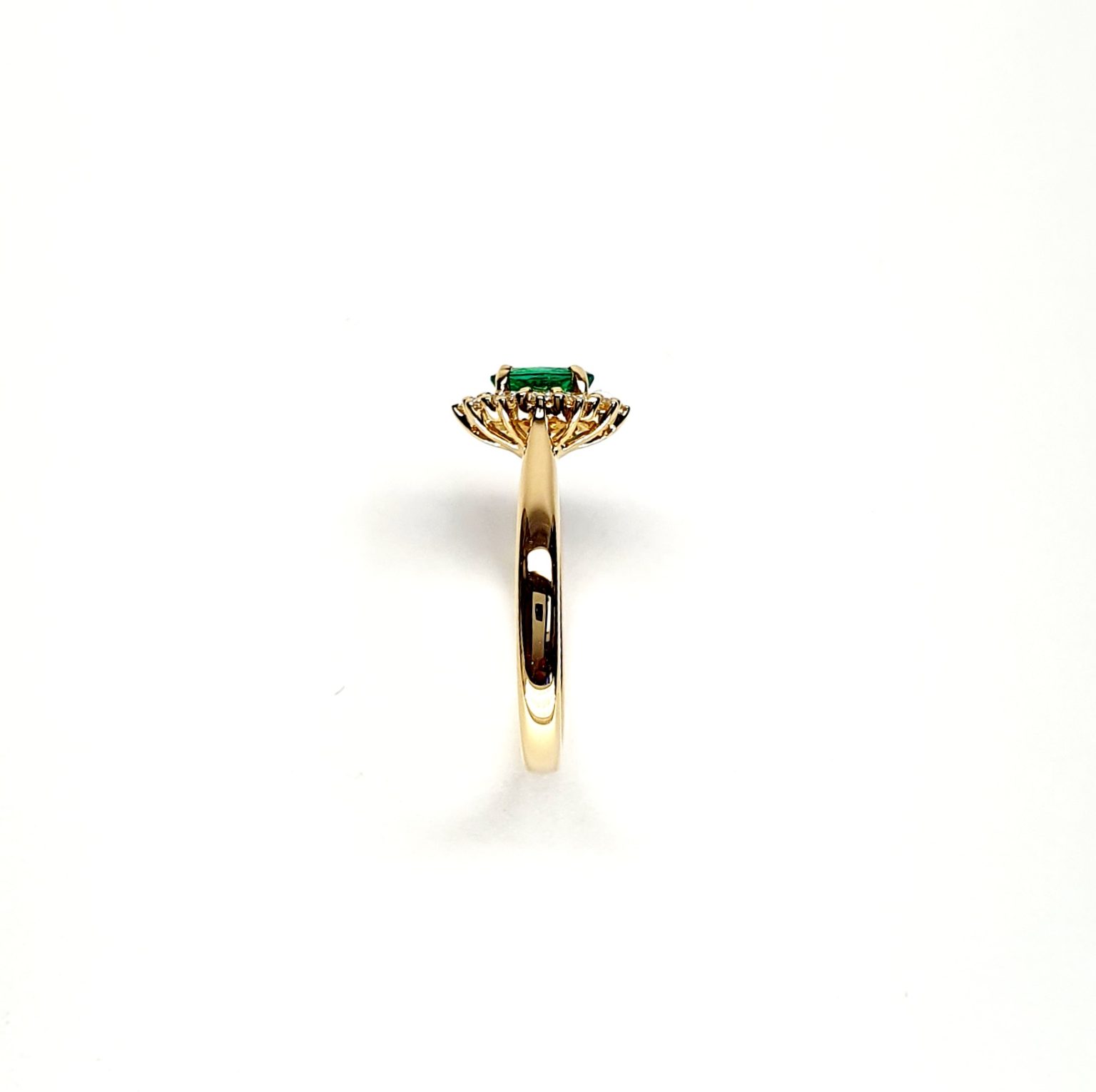 The Highgate 18ct Yellow Gold Oval Emerald and Diamond Cluster Ring RA00695.