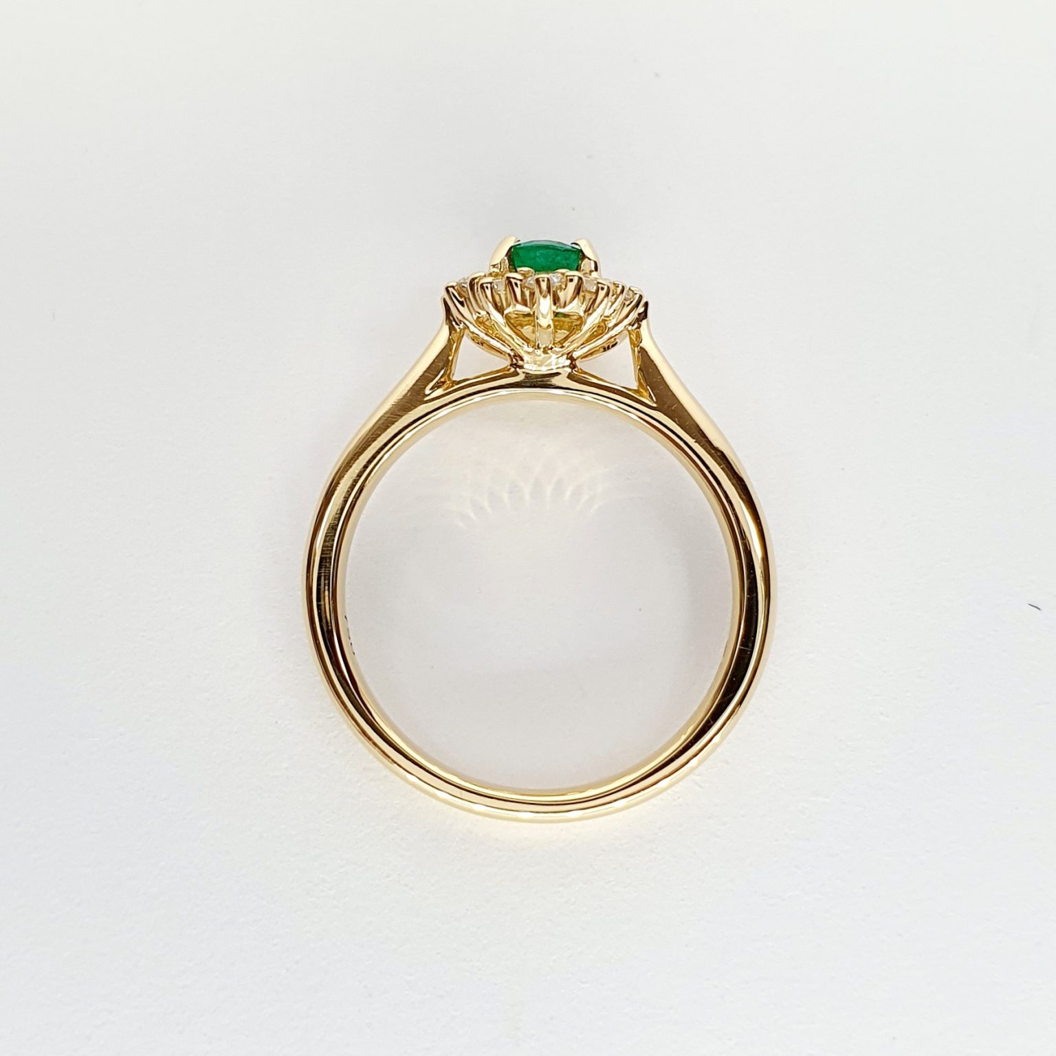 The Highgate 18ct Yellow Gold Oval Emerald and Diamond Cluster Ring RA00695.