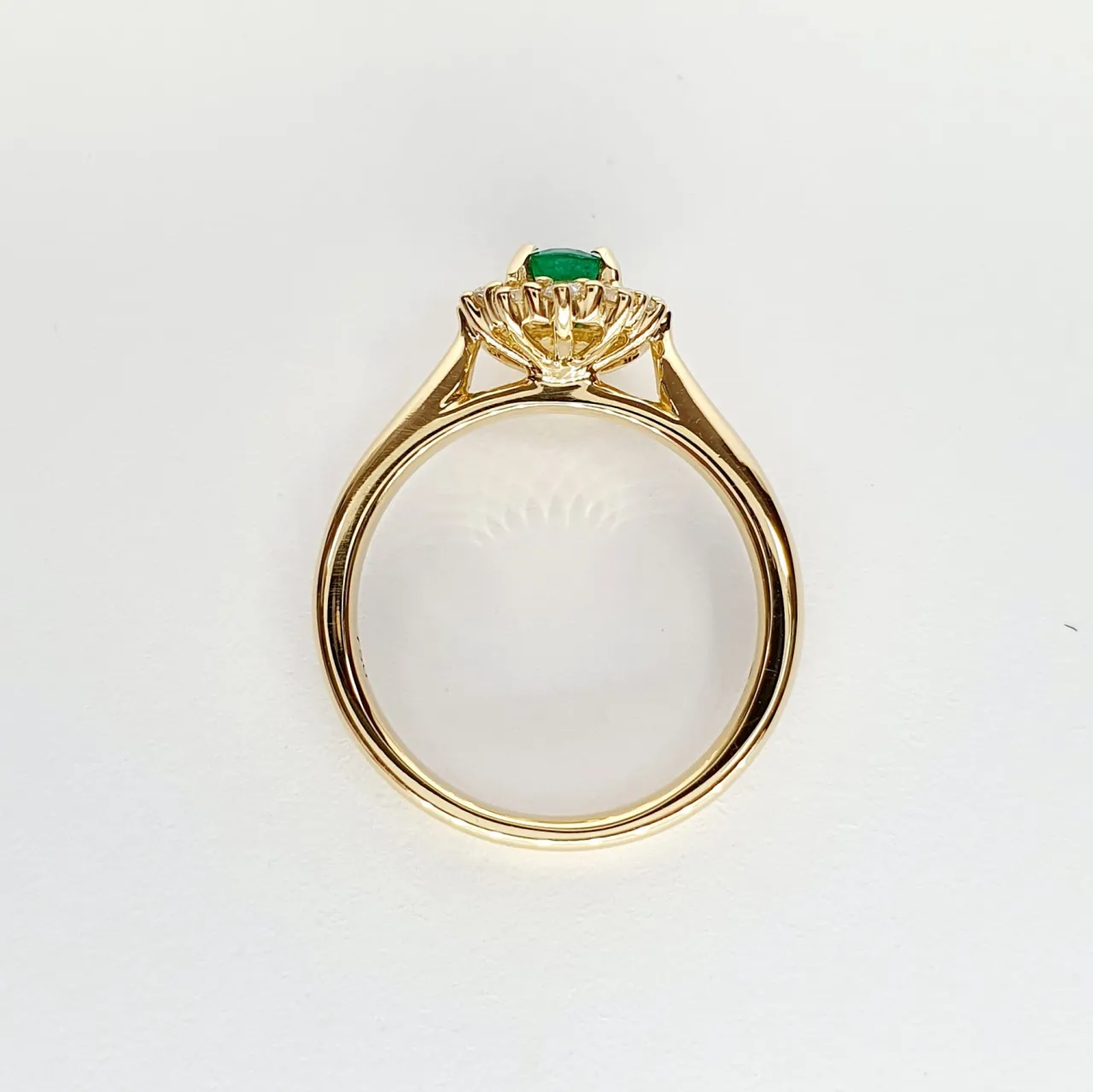 The Highgate 18ct Yellow Gold Oval Emerald and Diamond Cluster Ring RA00695.