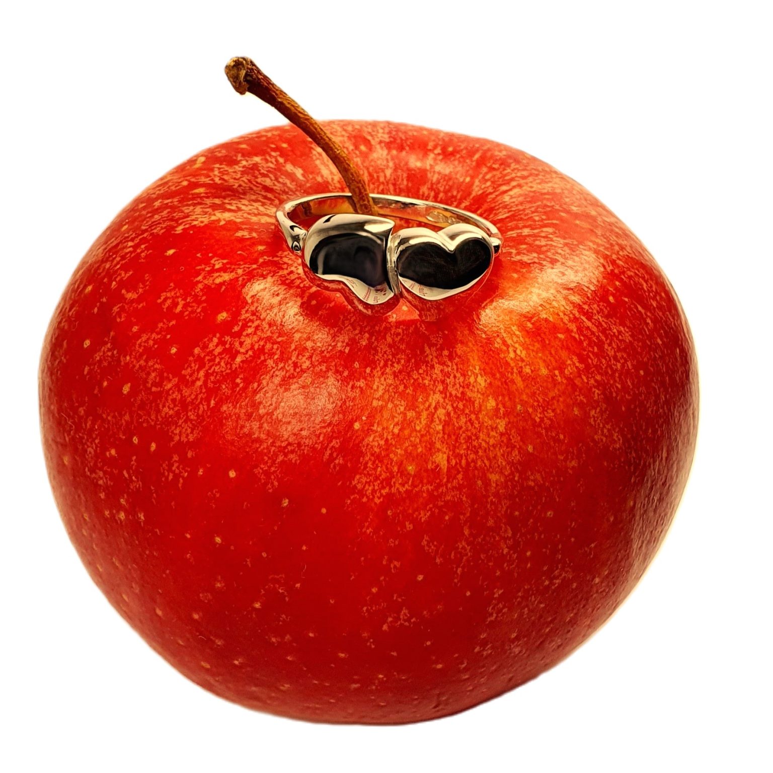 The Verona Intertwined Opposite Double Heart Ring is crafted in London from 9ct white gold with a highly polished finish R00151.