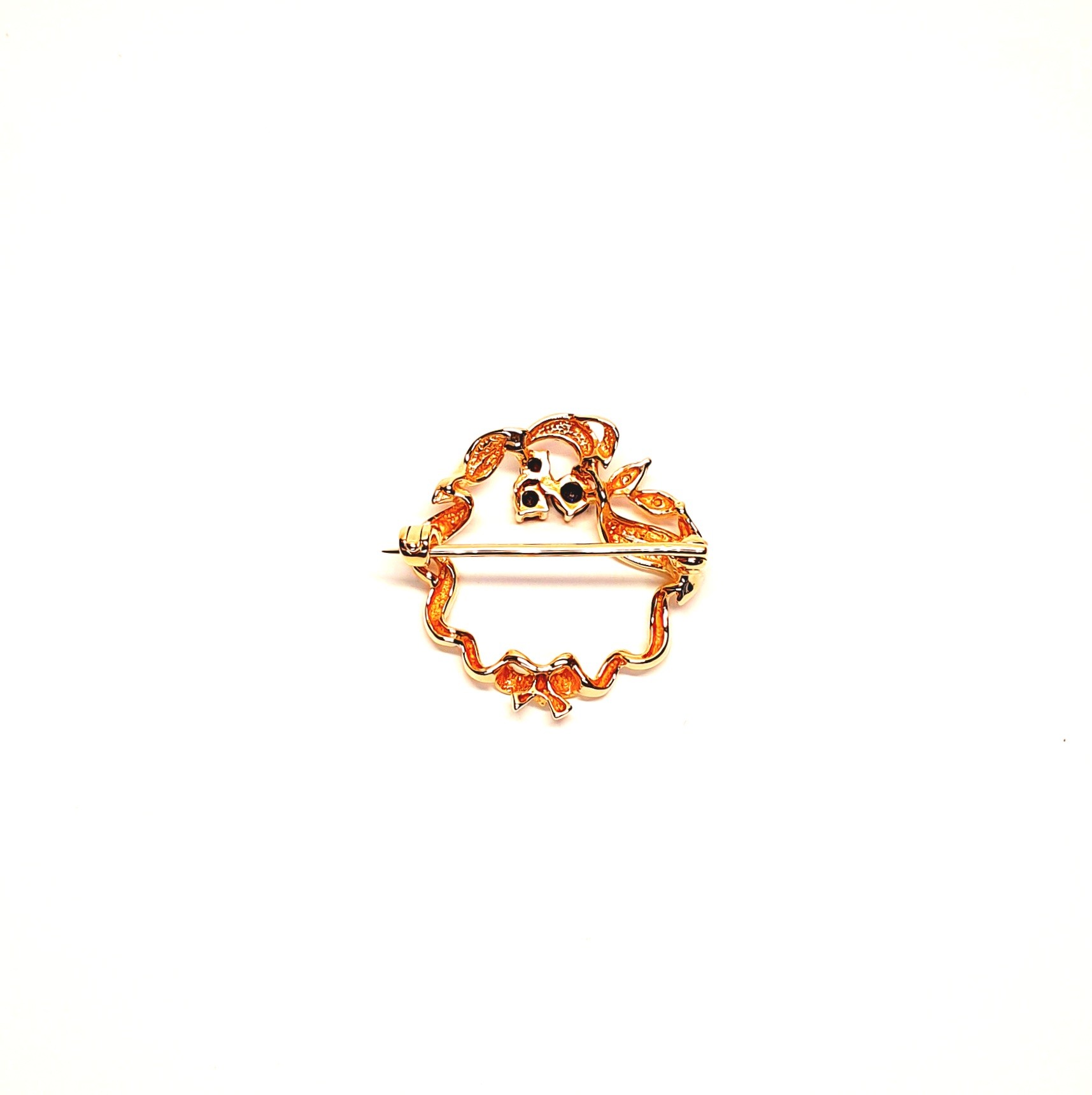 Back of the brooch.