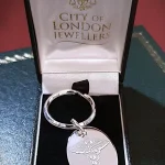 Allergy Alert Tag: Specifically refers to tags highlighting allergies pictured in gift box.